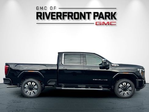 New 2026 GMC Sierra 2500 Denali w/ Denali Reserve Package image 2