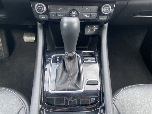 Used 2022 Jeep Compass Limited image 23