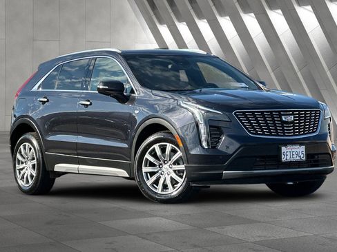 Certified 2023 Cadillac XT4 Premium Luxury image 2