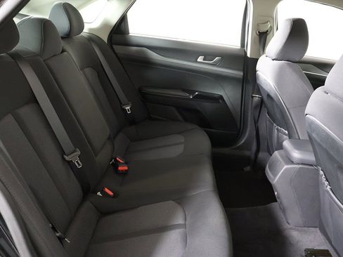 Used 2023 Kia K5 LXS image 32