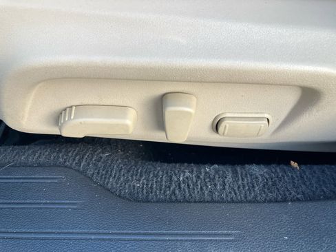 Used 2018 Subaru Outback 2.5i Limited image 11