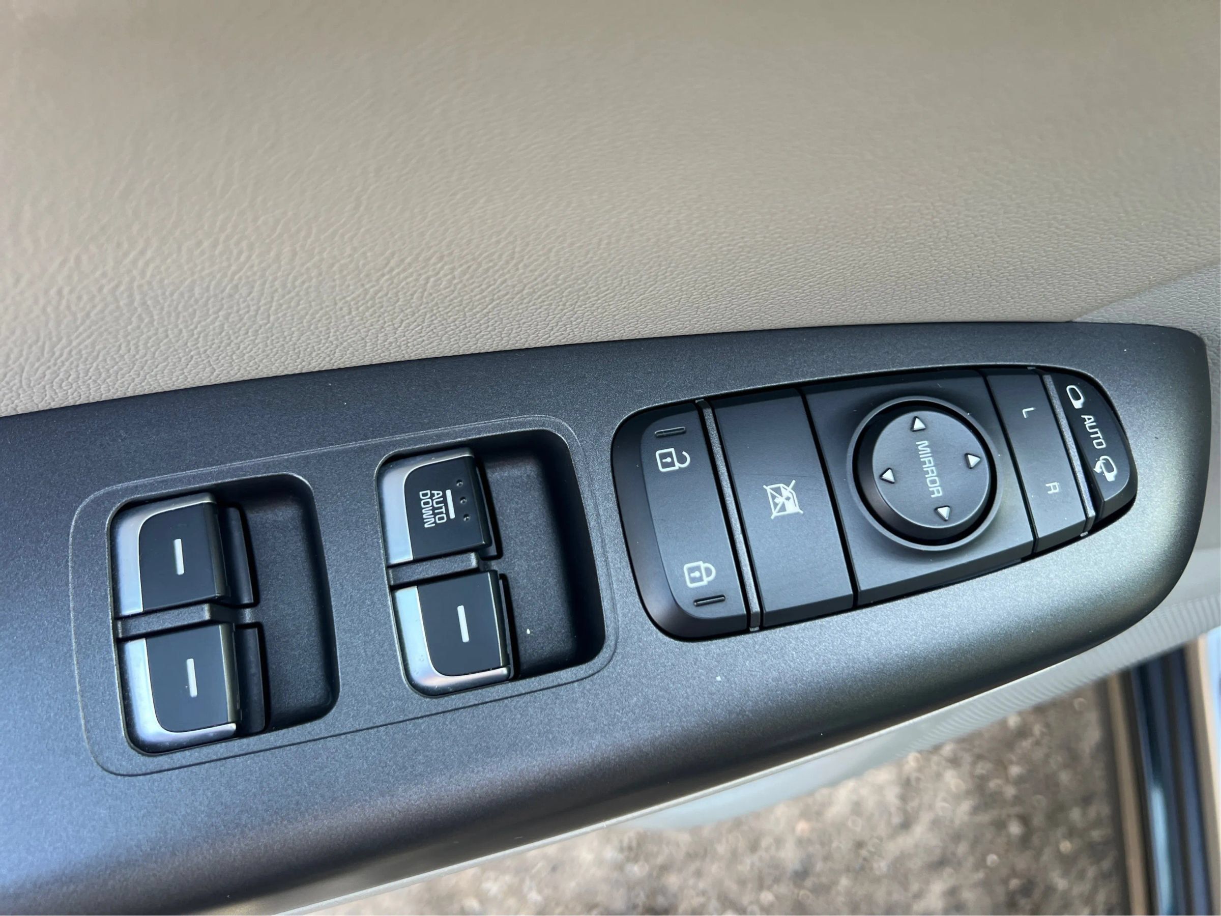 Used 2022 Kia Sportage Nightfall Edition FWD image 30