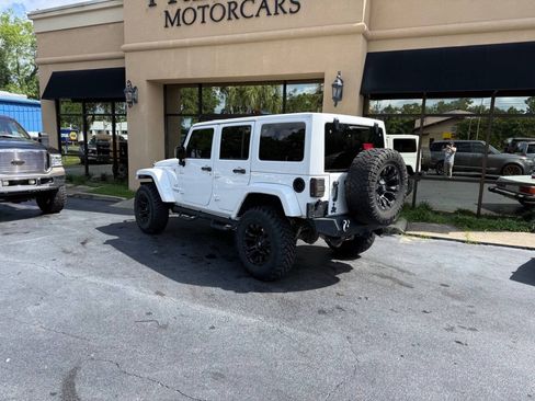 Used 2017 Jeep Wrangler Unlimited Sahara w/ Dual Top Group AWD/4WD image 5