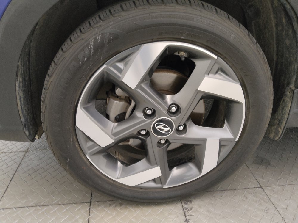 Used 2023 Hyundai Venue SEL FWD image 31