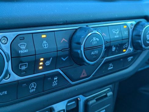 Used 2025 Jeep Gladiator Mojave AWD/4WD image 25