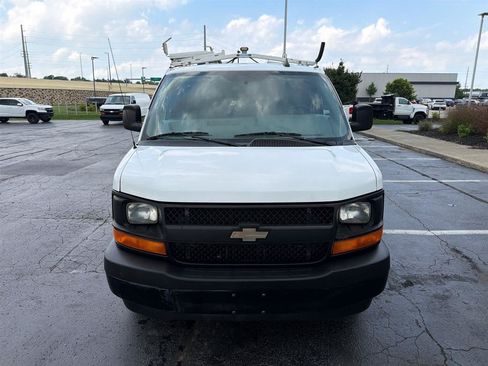 Used 2017 Chevrolet Express 2500 RWD image 3