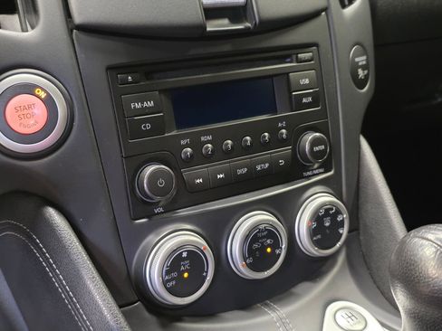 Used 2015 Nissan 370Z w/ Sport Package image 27