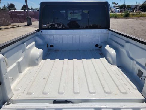 Used 2022 Jeep Gladiator Sport AWD/4WD image 10