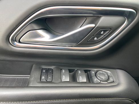 Used 2022 GMC Yukon SLT w/ SLT Premium Package image 20