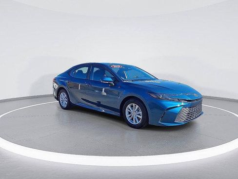 Certified 2025 Toyota Camry LE image 5