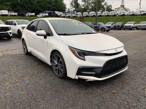 Used 2020 Toyota Corolla SE FWD image 2
