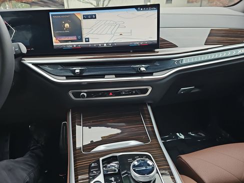 Used 2026 BMW X5 xDrive40i w/ Executive Package image 22