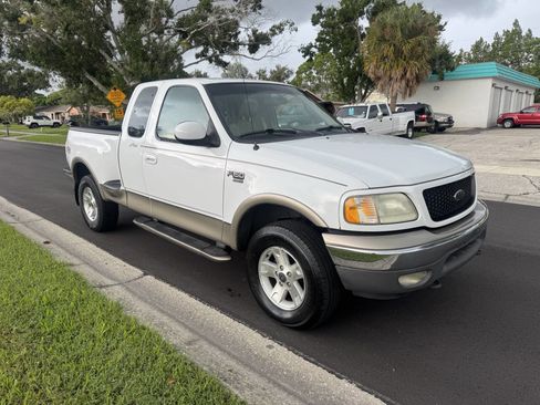 Used 2002 Ford F150 Lariat image 1