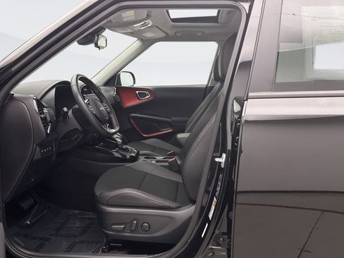 Used 2025 Kia Soul GT-Line w/ GT-Line Technology Package image 11