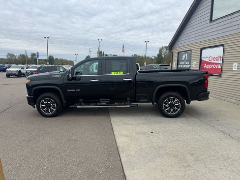 Used 2022 Chevrolet Silverado 3500 High Country w/ Z71 Off-Road Package image 8
