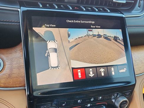 Used 2021 Jeep Grand Cherokee L Summit image 12