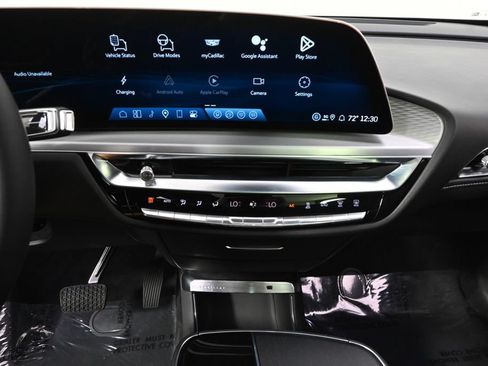 New 2026 Cadillac Lyriq Luxury w/ LPO, Floor Liner Package AWD/4WD image 26