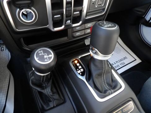 New 2026 Jeep Gladiator Sport AWD/4WD image 27