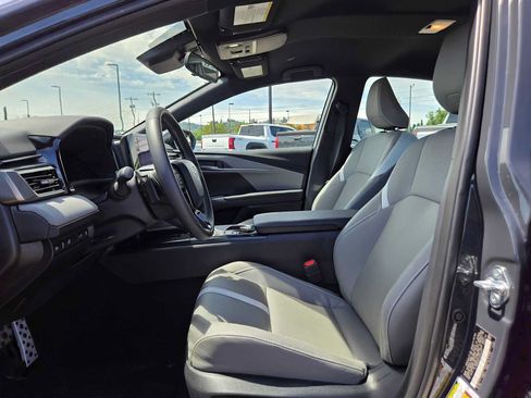 Used 2025 Toyota Camry SE AWD/4WD image 21