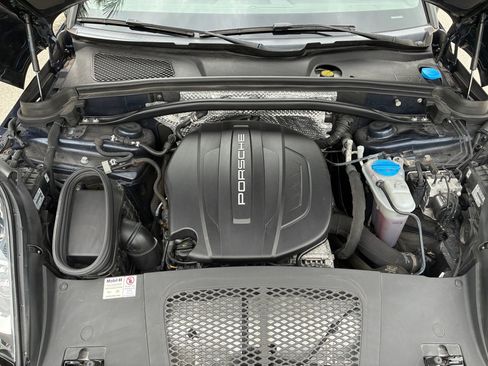 Used 2018 Porsche Macan Sport Edition AWD/4WD image 20