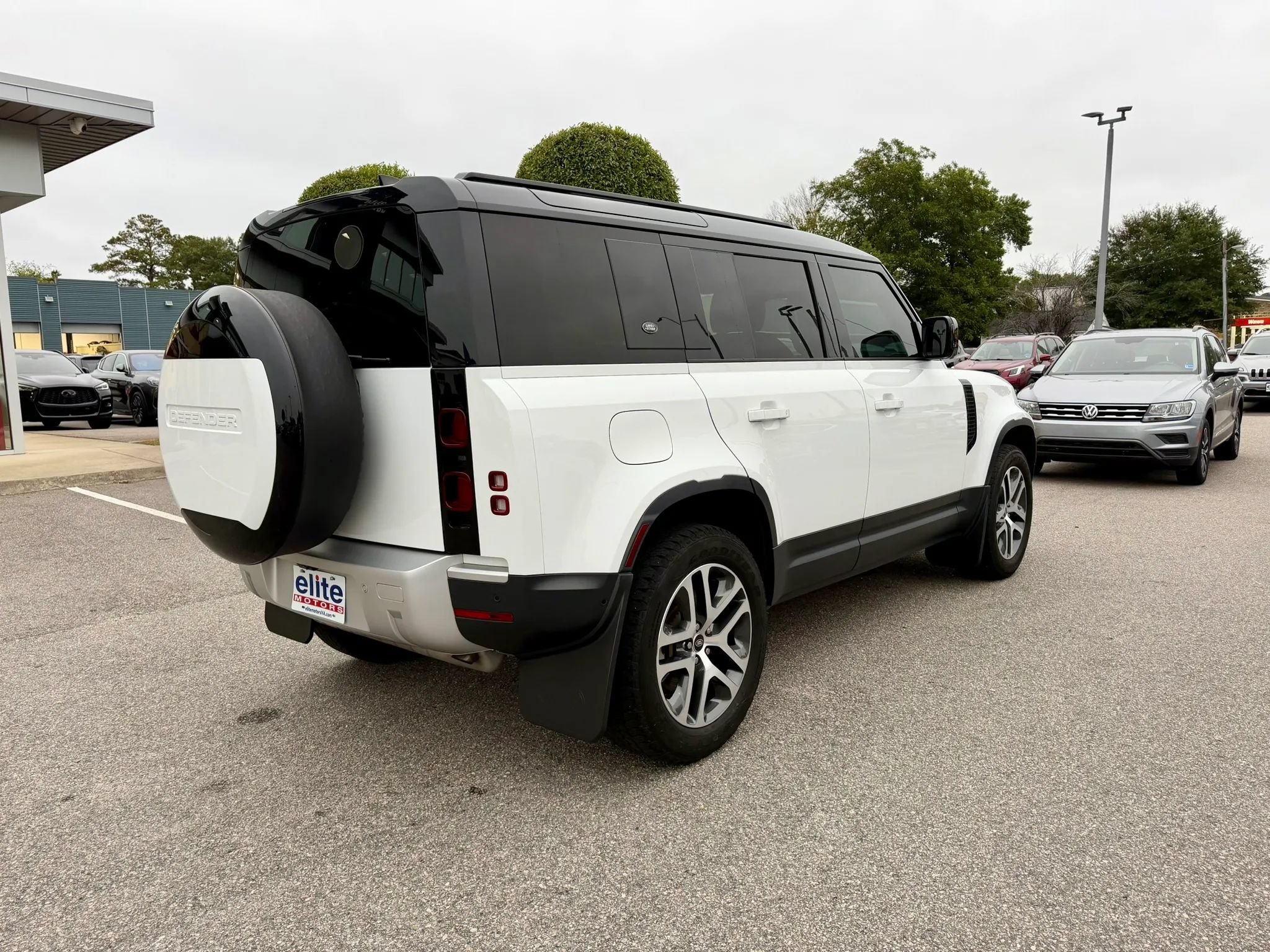 Used 2024 Land Rover Defender 110 S AWD/4WD image 7