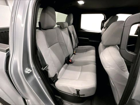 Used 2025 Toyota Tacoma SR5 AWD/4WD image 25