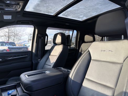 Certified 2024 GMC Yukon XL Denali w/ Denali Reserve Package image 29