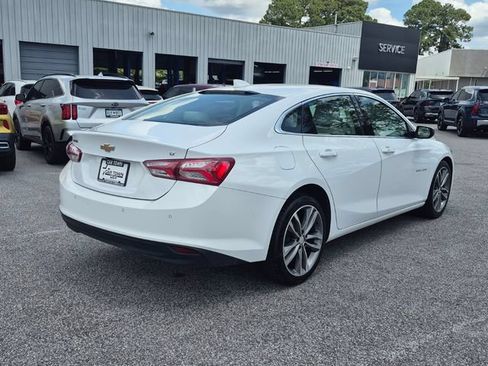 Used 2024 Chevrolet Malibu LT FWD image 2