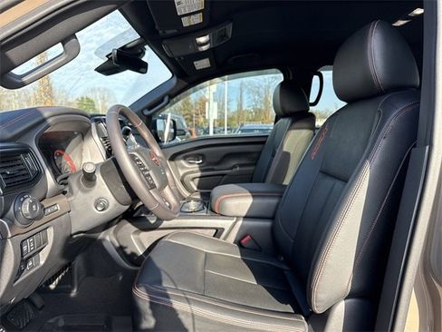 Used 2023 Nissan Titan PRO-4X w/ Pro-4x Convenience Package image 11
