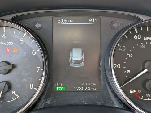 Used 2017 Nissan Rogue S FWD image 14