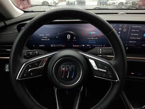 Used 2025 Buick Envision Sport Touring image 18