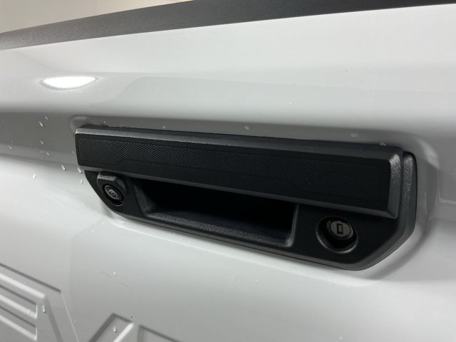 Used 2024 Chevrolet Colorado LT w/ LT Convenience Package III AWD/4WD image 8