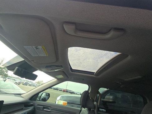 Used 2024 Kia EV9 Land image 12