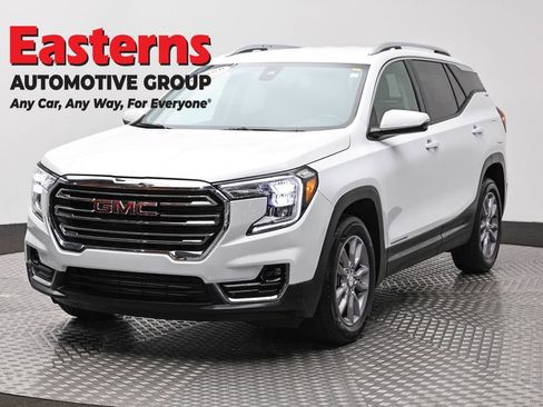 Used 2024 GMC Terrain SLT image 1