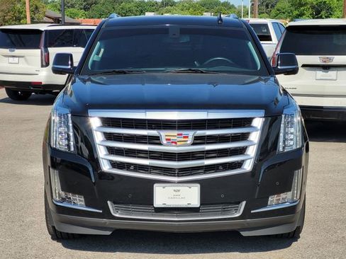 Used 2018 Cadillac Escalade 2WD image 3