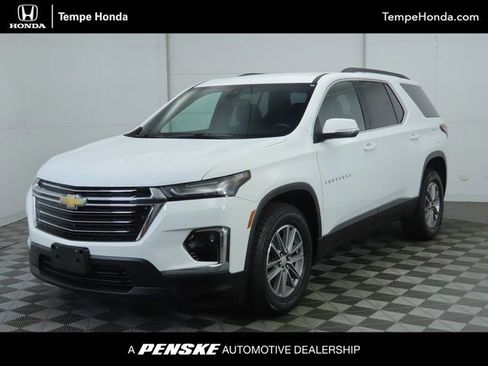 Used 2023 Chevrolet Traverse LT image 1