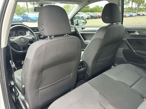 Used 2019 Volkswagen Golf S AWD/4WD image 24