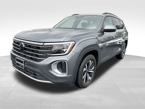 Used 2024 Volkswagen Atlas SE image 3