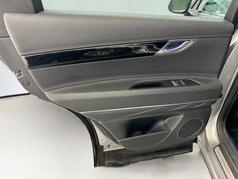 Used 2025 Genesis GV80 2.5T Standard AWD/4WD image 27