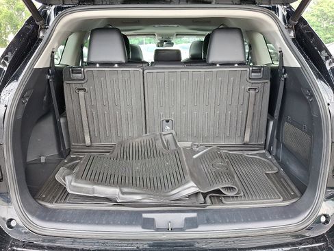 Used 2021 Toyota Highlander XLE AWD/4WD image 31