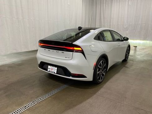 New 2026 Toyota Prius Plug-In Hybrid FWD image 3