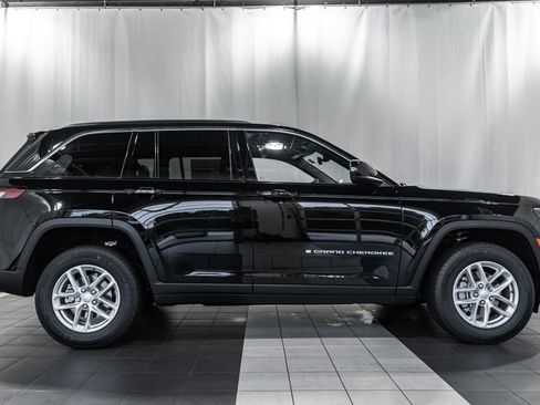 New 2025 Jeep Grand Cherokee Laredo X w/ Luxury Tech Group I image 3