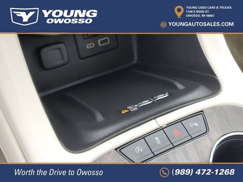 Used 2023 GMC Acadia Denali w/ Denali Ultimate Package AWD/4WD image 21