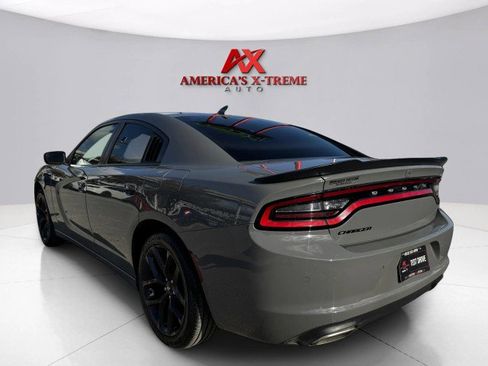 Used 2019 Dodge Charger SXT w/ Plus Group image 3