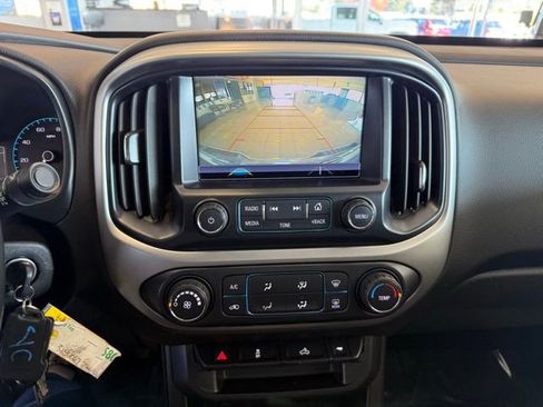 Used 2018 Chevrolet Colorado LT w/ LT Convenience Package image 16