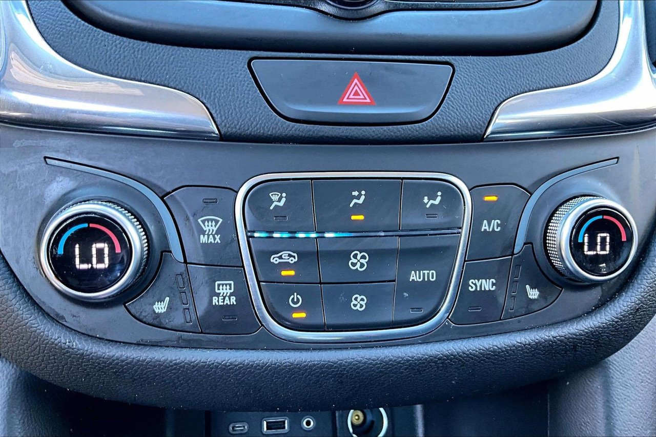 Used 2019 Chevrolet Equinox LT AWD/4WD image 16