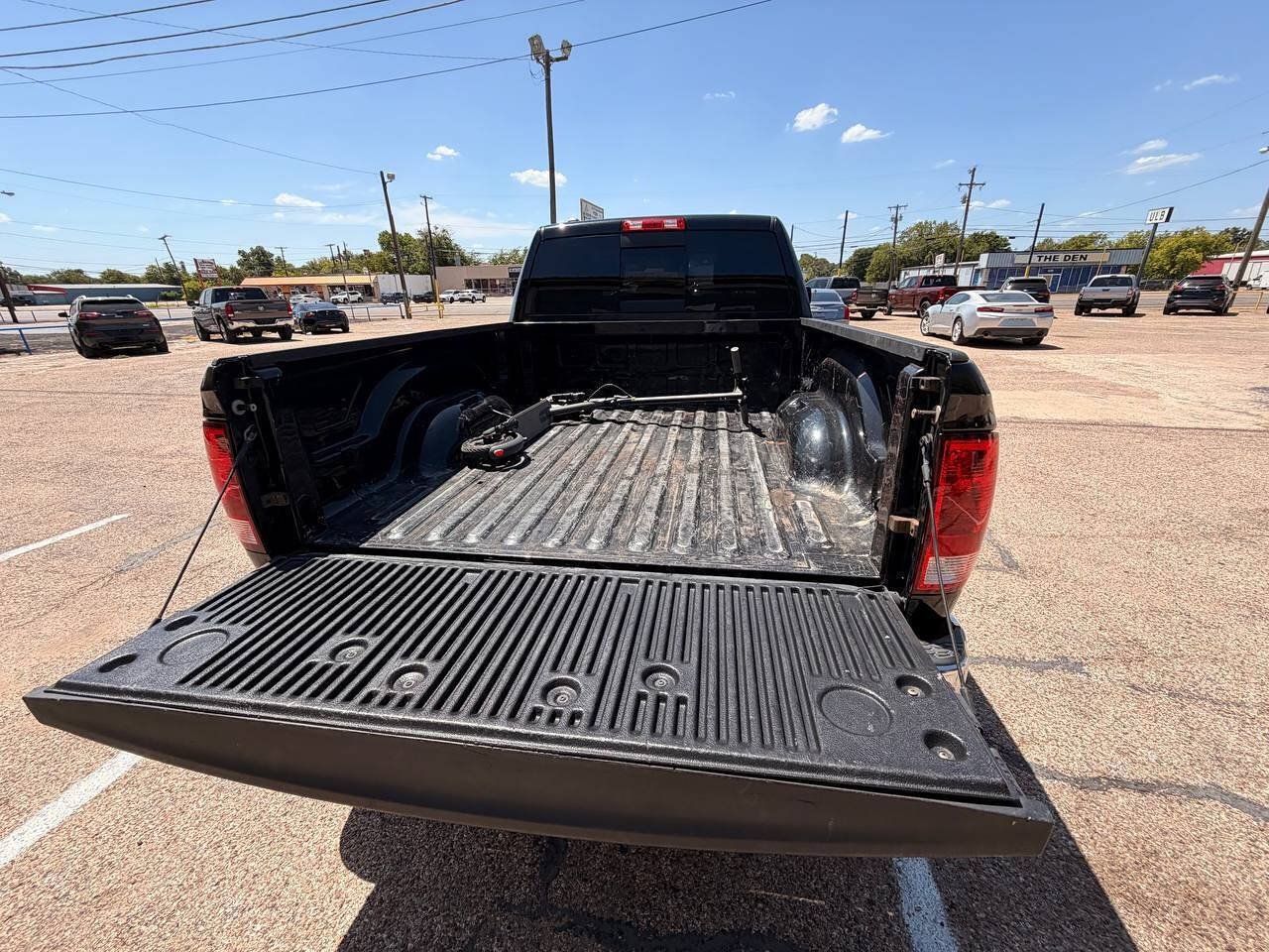 Used 2019 RAM 1500 Classic SLT RWD image 26