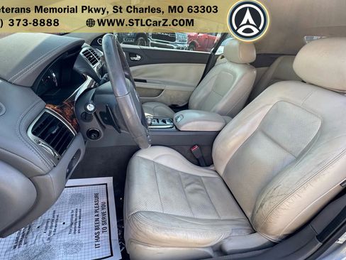 Used 2010 Jaguar XKR Convertible image 17