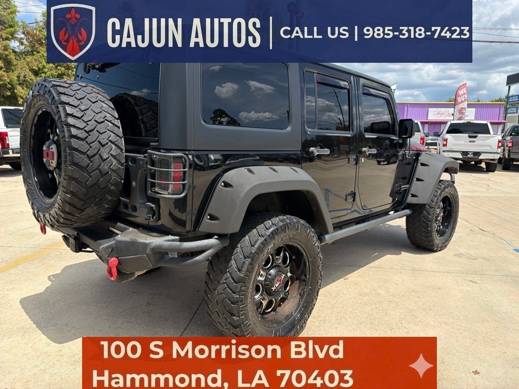 Used 2018 Jeep Wrangler Unlimited Rubicon w/ Connectivity Group AWD/4WD image 11
