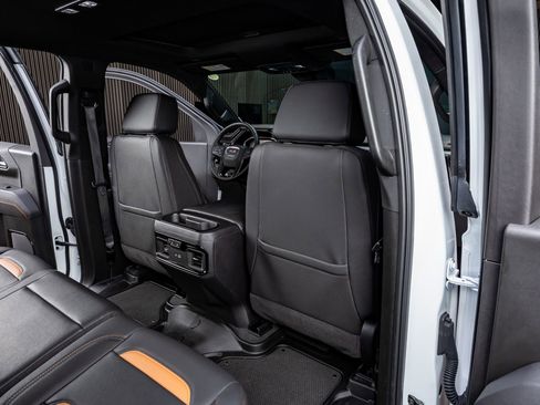 Used 2025 GMC Sierra 1500 AT4 w/ AT4 Premium Package AWD/4WD image 30